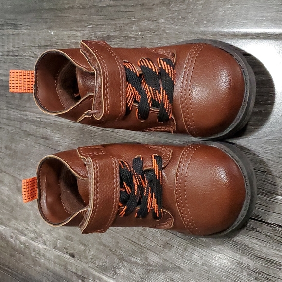 Carters Boots Toddler Size 4 - Picture 2 of 4